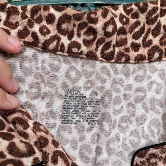 Cute Leopard Print PJ’s ✨ - Picture 4 of 5